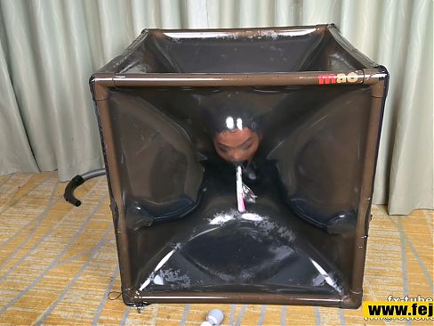 Fejira com Latex vacuum box heavy rubber femdom